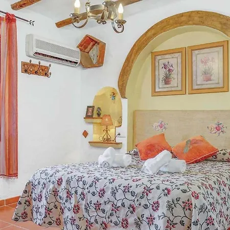 Mit Privatpool Fuer 2 Personen Ca 90 Qm In Nerja, Andalusien Costa Del Sol Holiday home